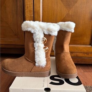 Brown Suede Boots withFur Trim